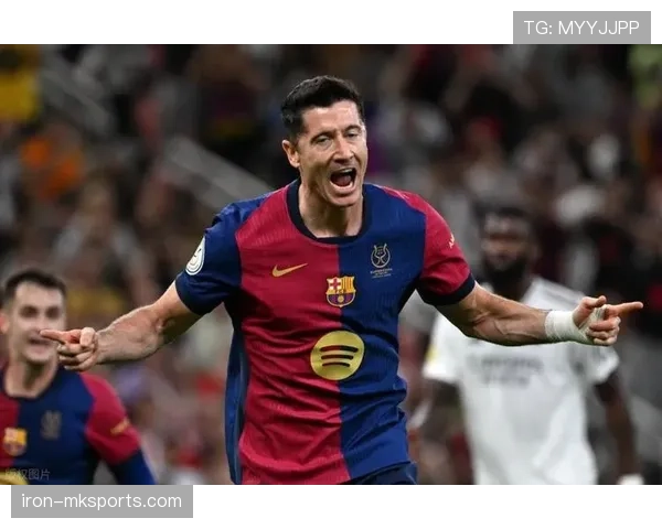 莱万多夫斯基头球建功再现绝技 助阵球队斩获关键胜局